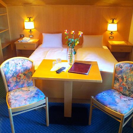 Hotel Garni Doris Castelrotto Chambre photo