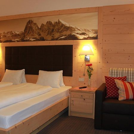 Hotel Garni Doris Castelrotto Chambre photo