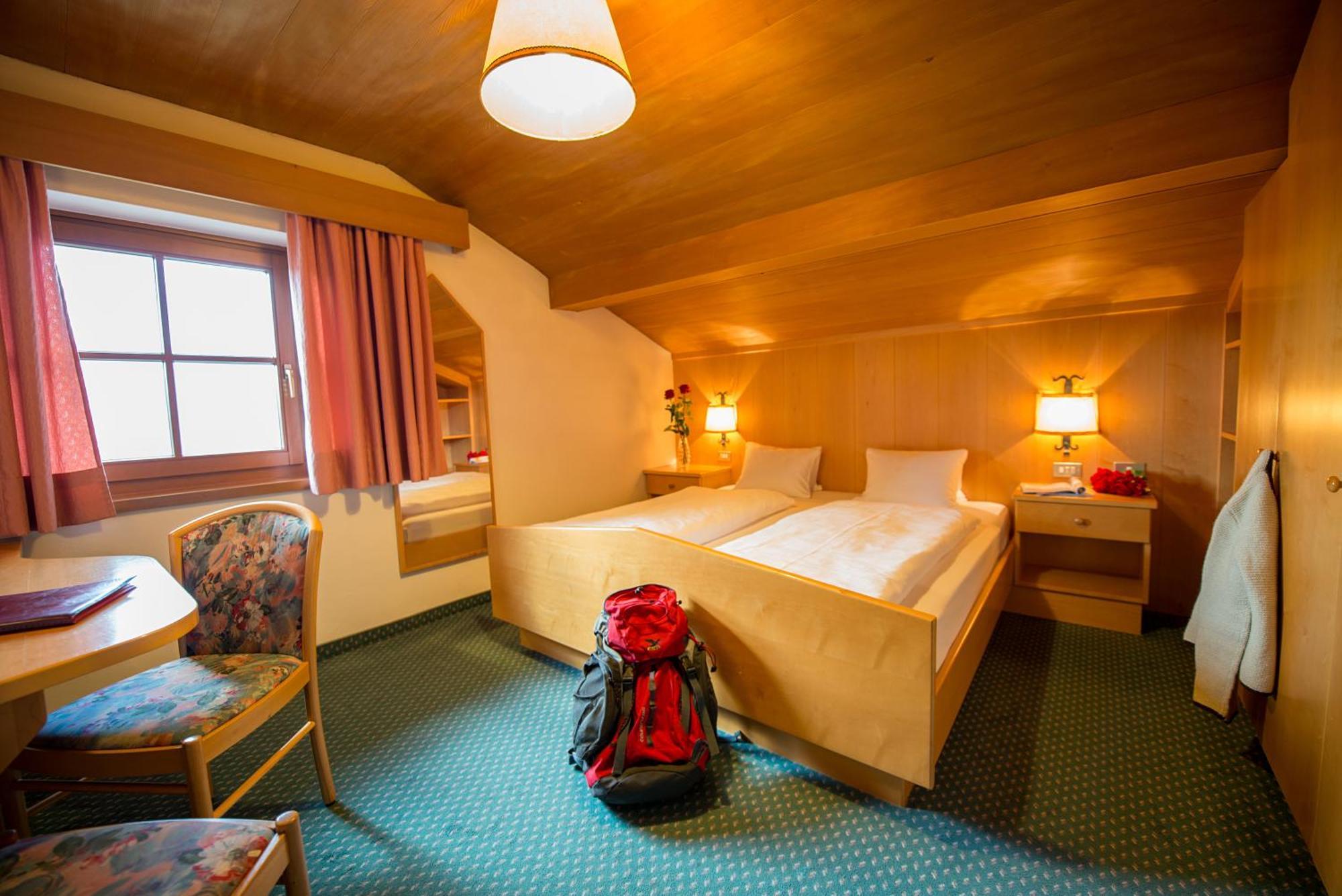Hotel Garni Doris Castelrotto Chambre photo